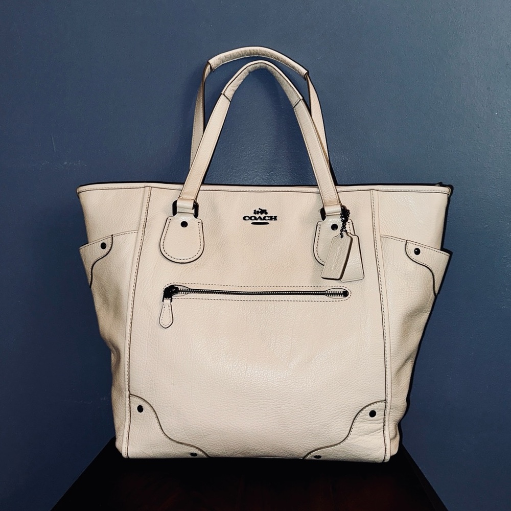 COACH Pebbled Grain Leather Mickie Tote. Chalk White.